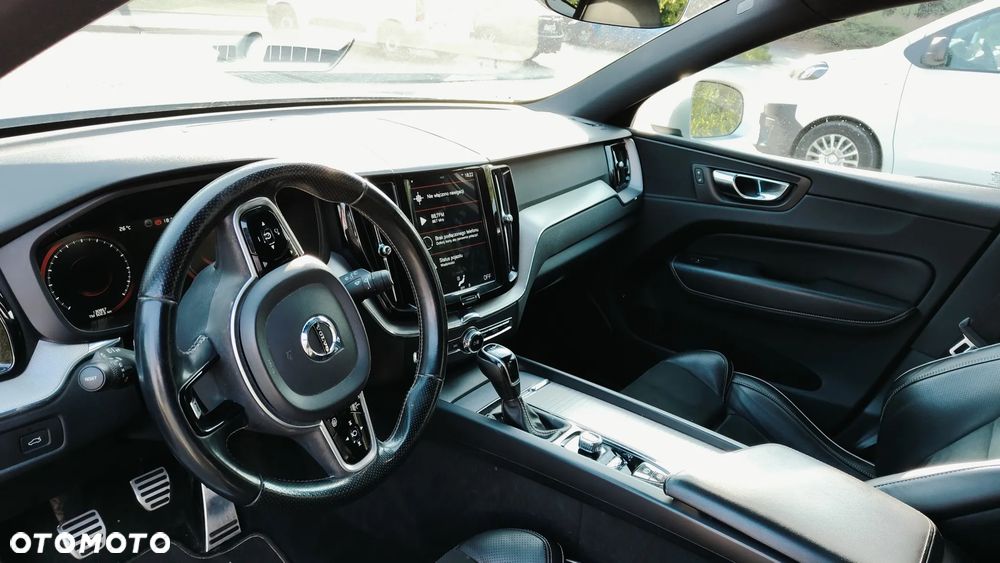 Volvo XC 60 D3 R-Design - 9