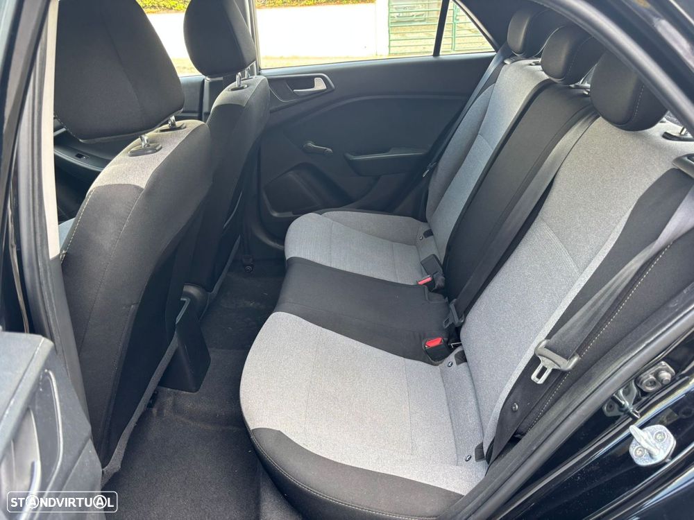Hyundai i20 1.1 CRDi Access+Bluetooth+Comandos no Volante - 35