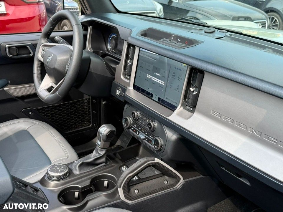 Ford Bronco - 20
