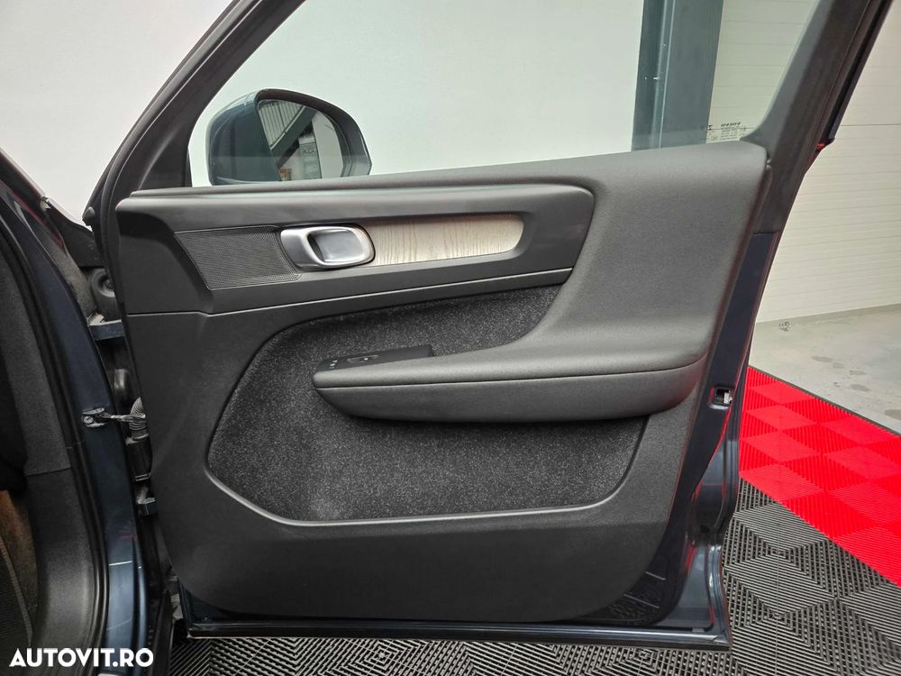 Volvo XC 40 D4 AWD Geartronic Inscription - 17