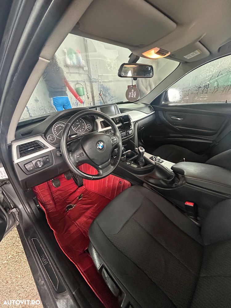 BMW Seria 3 318d - 10