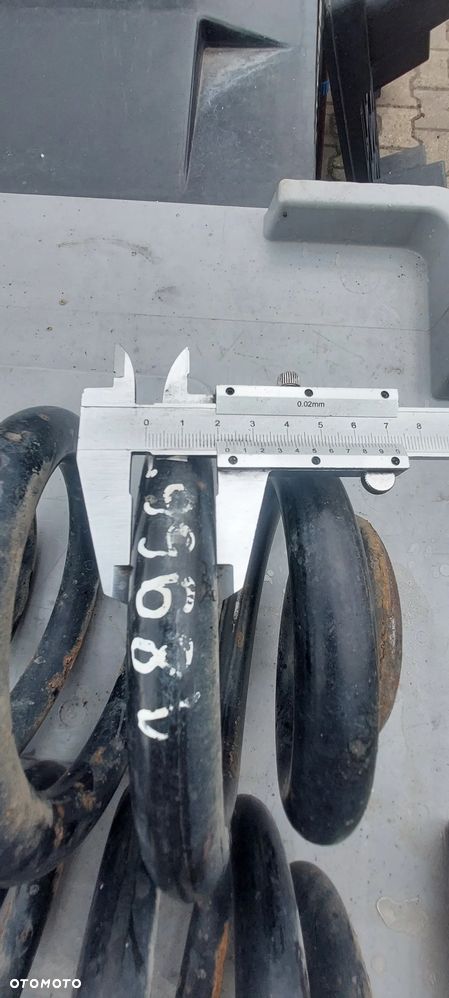 Sprężyny tył vw  t5 t6 grubość 22mm - 2