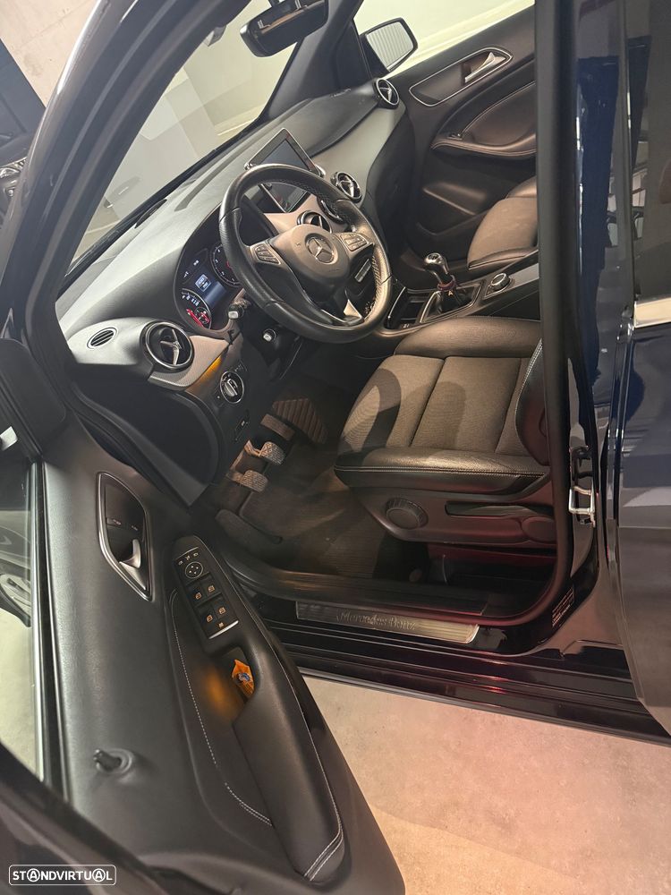 Mercedes-Benz B 180 - 16