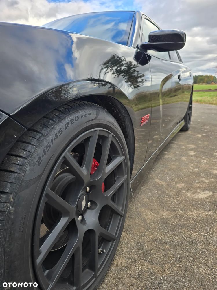 Dodge Charger 6.4 Scat Pack - 24