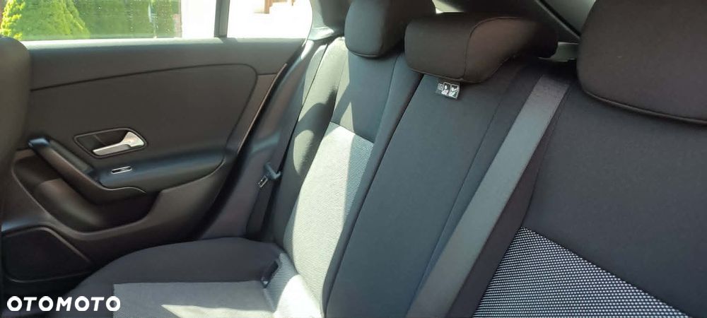 Mercedes-Benz CLA 200 d 4-Matic 8G-DCT - 15