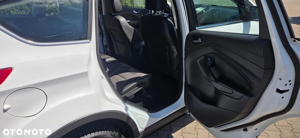 Ford Kuga 1.5 EcoBoost 2x4 Titanium - 26