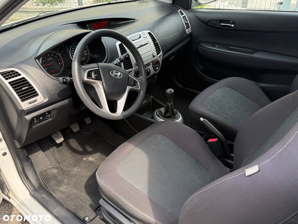 Hyundai i20 1.2 Classic + - 6