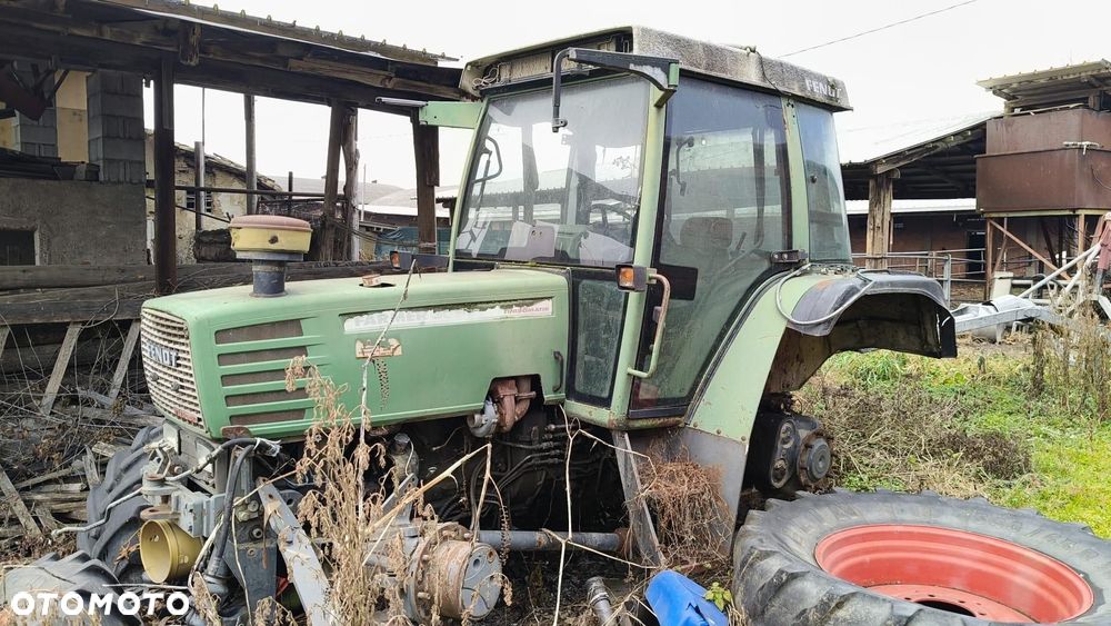Fendt 309 - na części - ramiona mocowania lusterek - 1