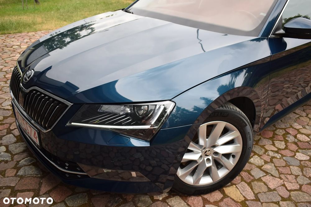 Skoda Superb 2.0 TDI 4x4 DSG Premium Edition - 3
