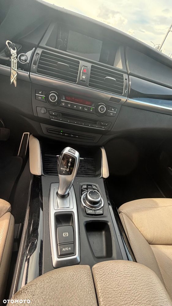 BMW X6 xDrive40d - 12