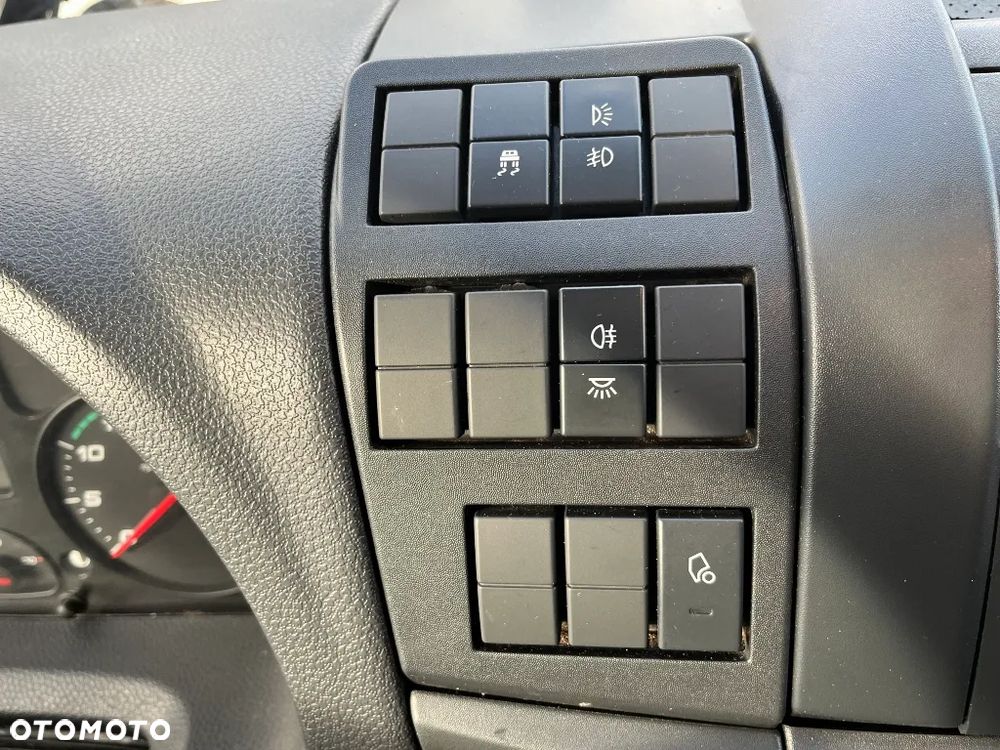 Iveco EUROCARGO 120E22 - 32