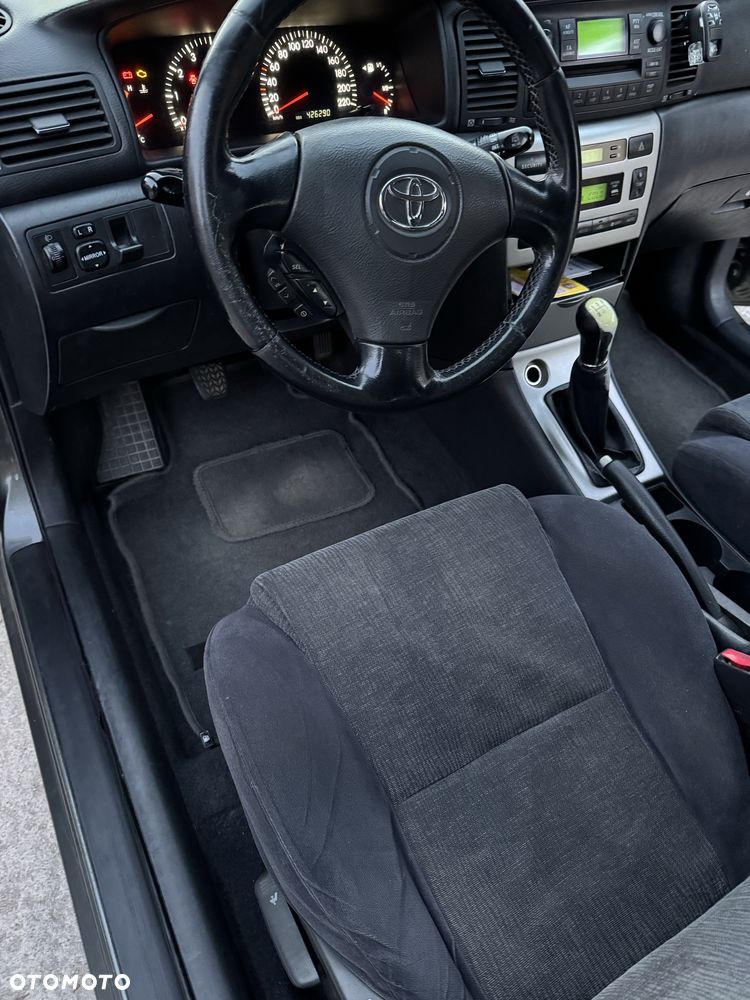 Toyota Corolla - 4