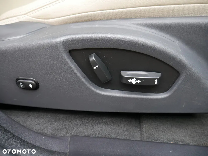 Volvo XC 60 D3 Geartronic Momentum - 26