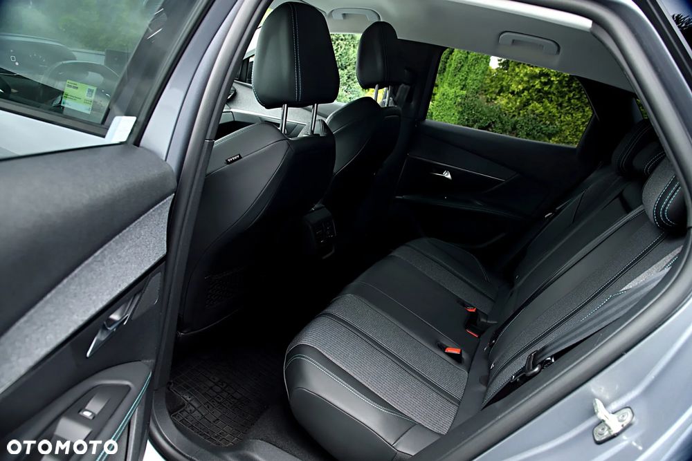 Peugeot 3008 1.2 PureTech Allure Pack S&S EAT8 - 23