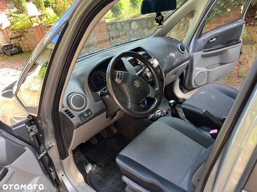 Suzuki SX4 1.6 GS / Premium 4WD - 3