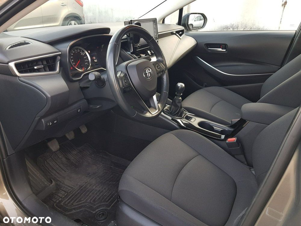 Toyota Corolla - 10