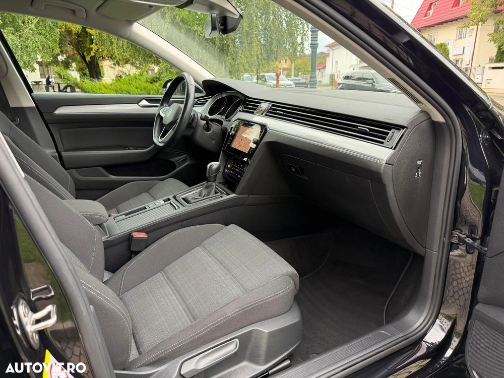 Volkswagen Passat 2.0 TDI SCR DSG Comfortline - 17