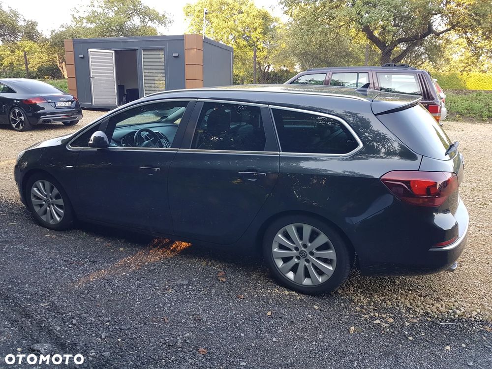 Opel Astra 2.0 CDTI DPF SportsTourer Exklusiv - 5