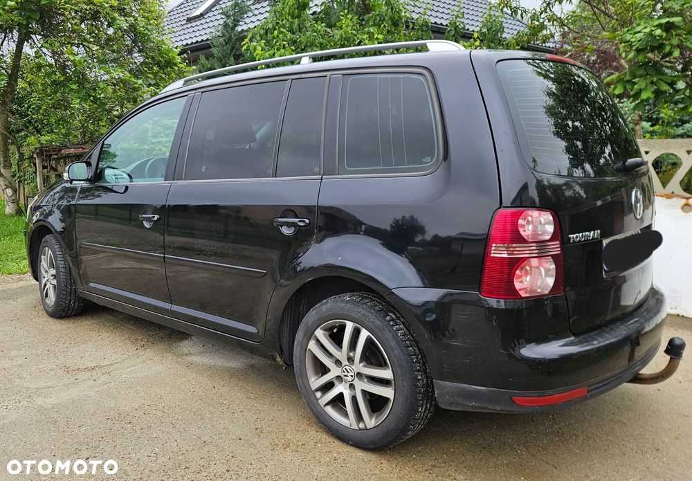 Volkswagen Touran - 4