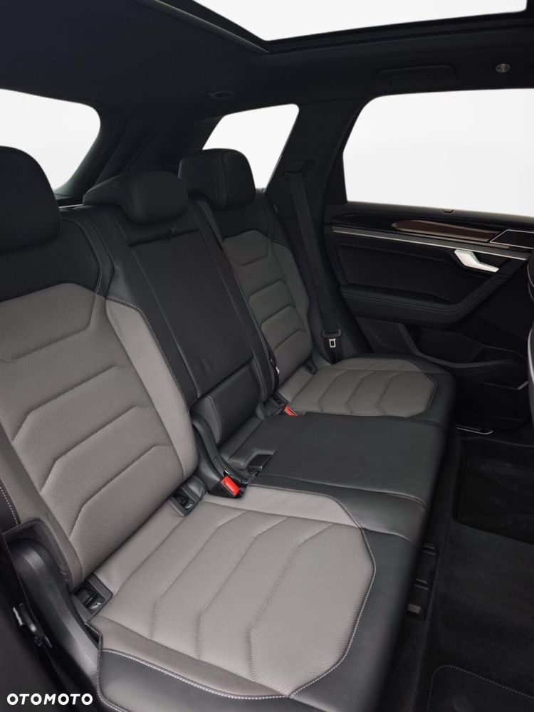 Volkswagen Touareg 3.0 V6 TDI SCR 4Mot R-Line - 25