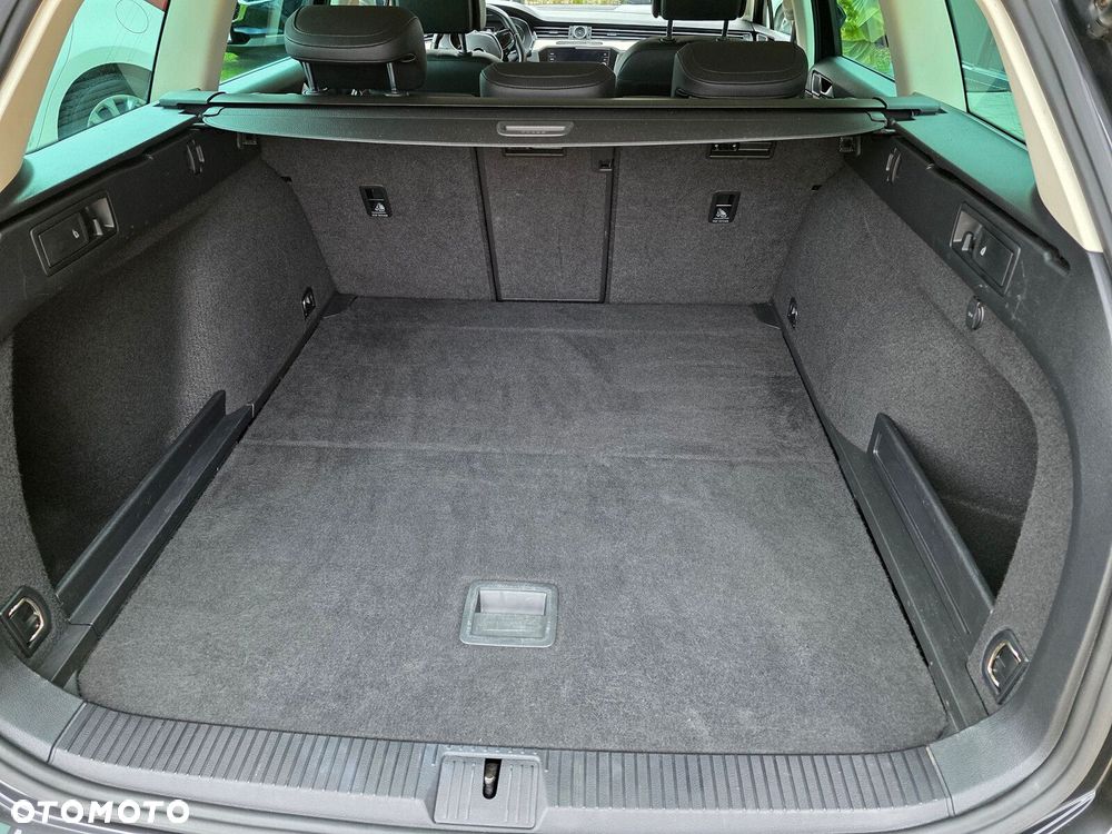 Volkswagen Passat Variant - 18