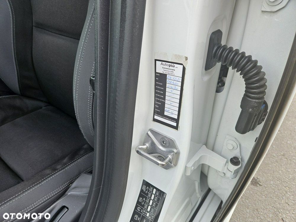 Volvo V60 D3 Geartronic Momentum - 23