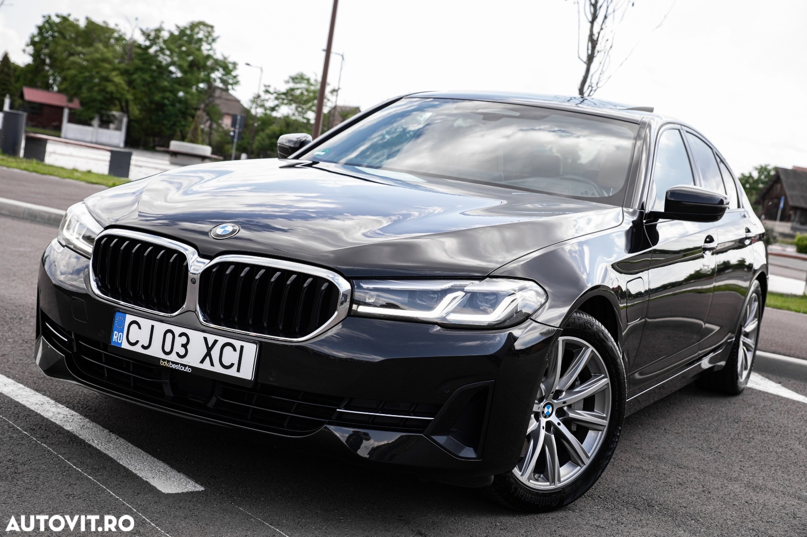BMW Seria 5 530e xDrive Aut. Luxury Line - 2