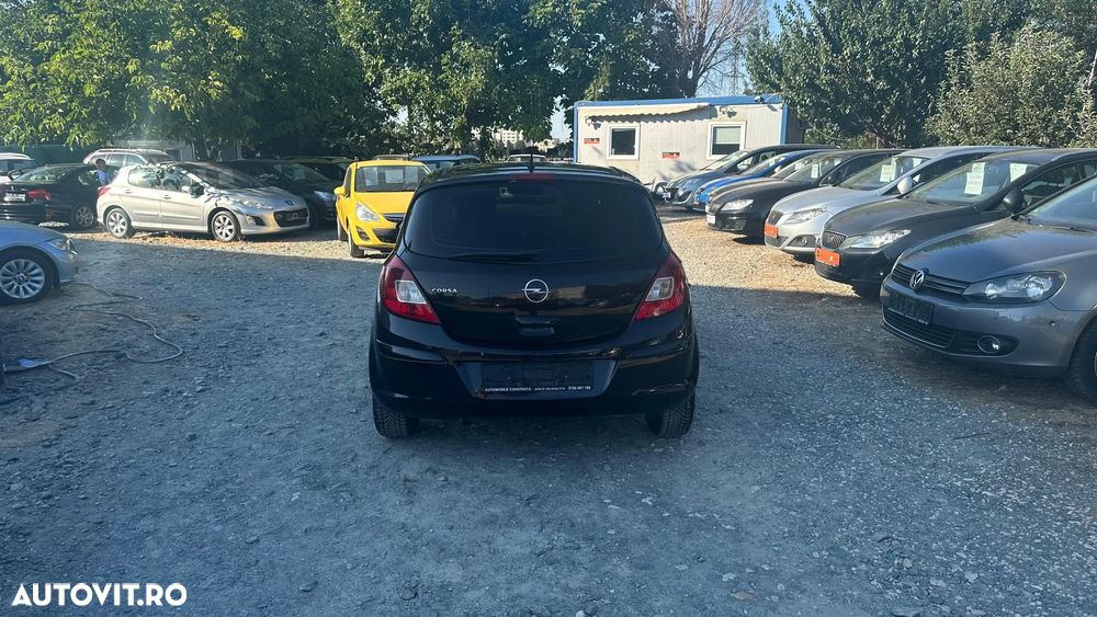 Opel Corsa 1.4 16V Automatik Color Edition - 3