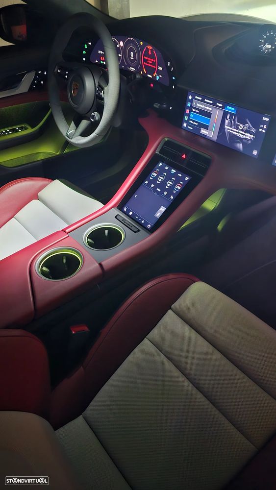 Porsche Taycan Turbo - 53
