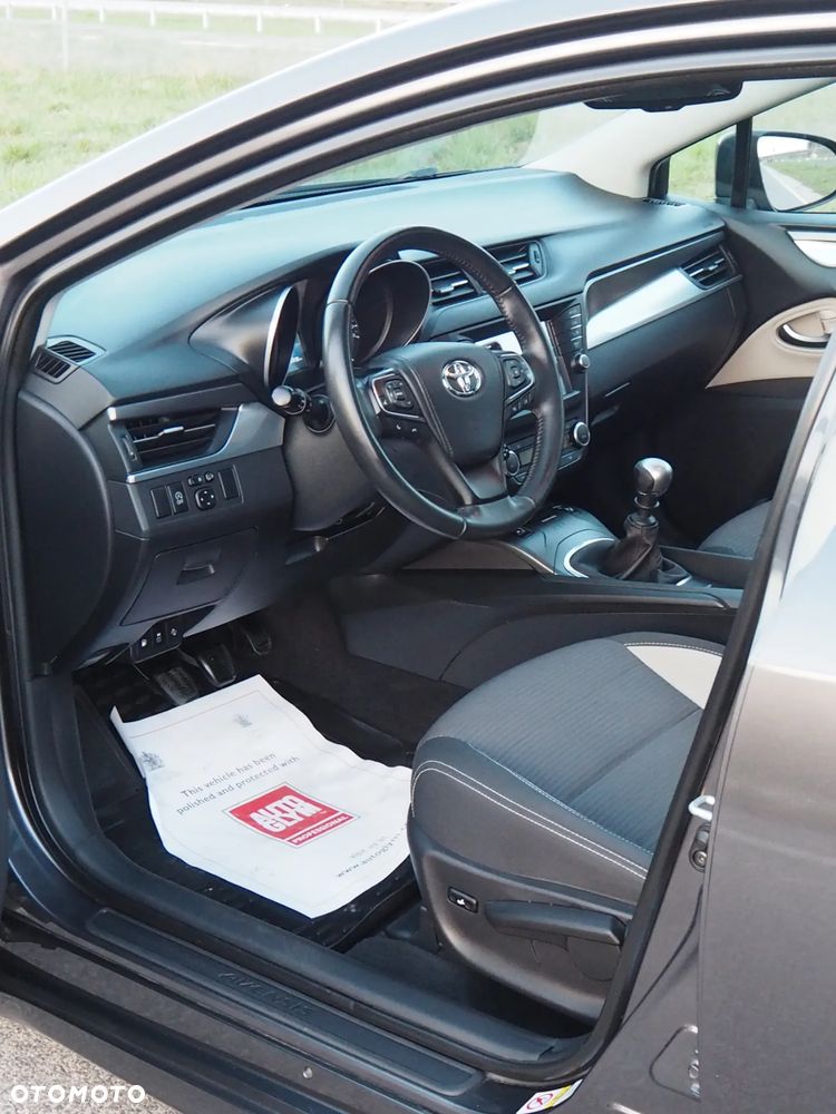 Toyota Avensis Touring Sports 2.0 D-4D Edition-S - 20