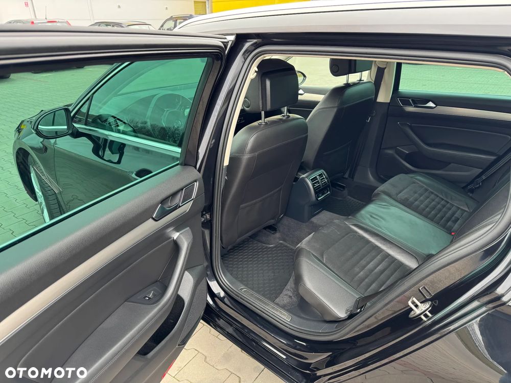 Volkswagen Passat - 11