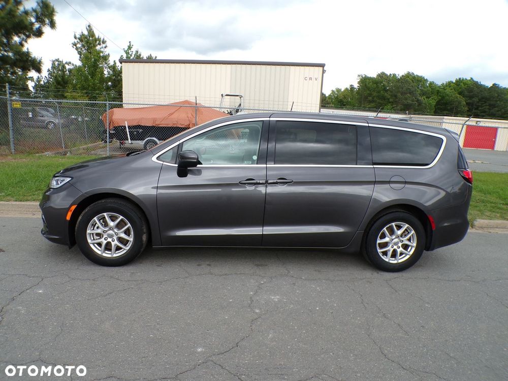 Chrysler Pacifica - 9