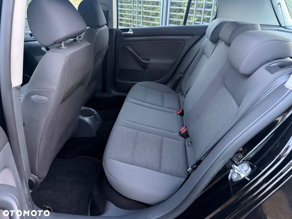 Volkswagen Golf 1.6 Team - 23