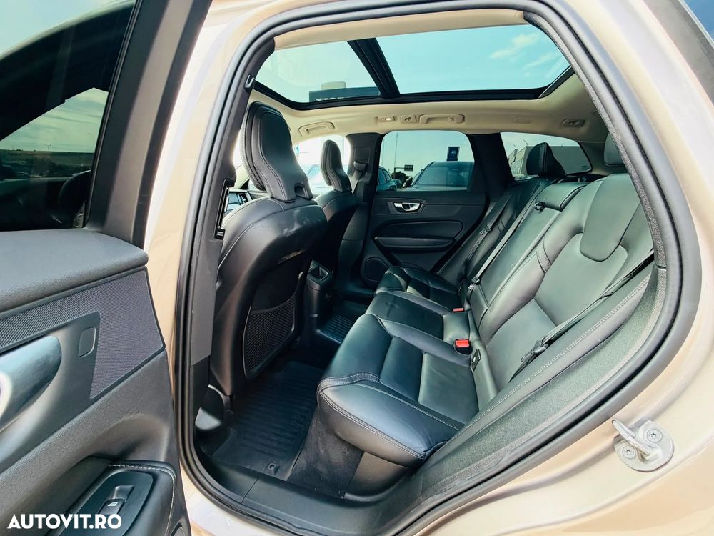 Volvo XC 60 Recharge T8 AWD AT Plus Bright - 19