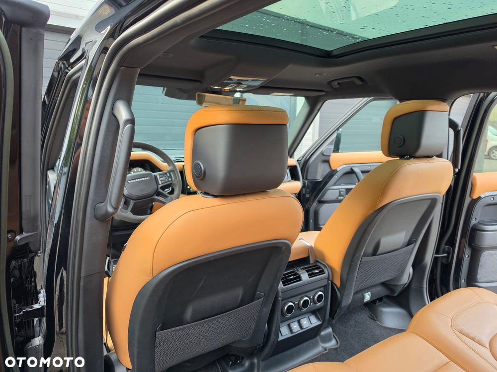 Land Rover Defender - 17
