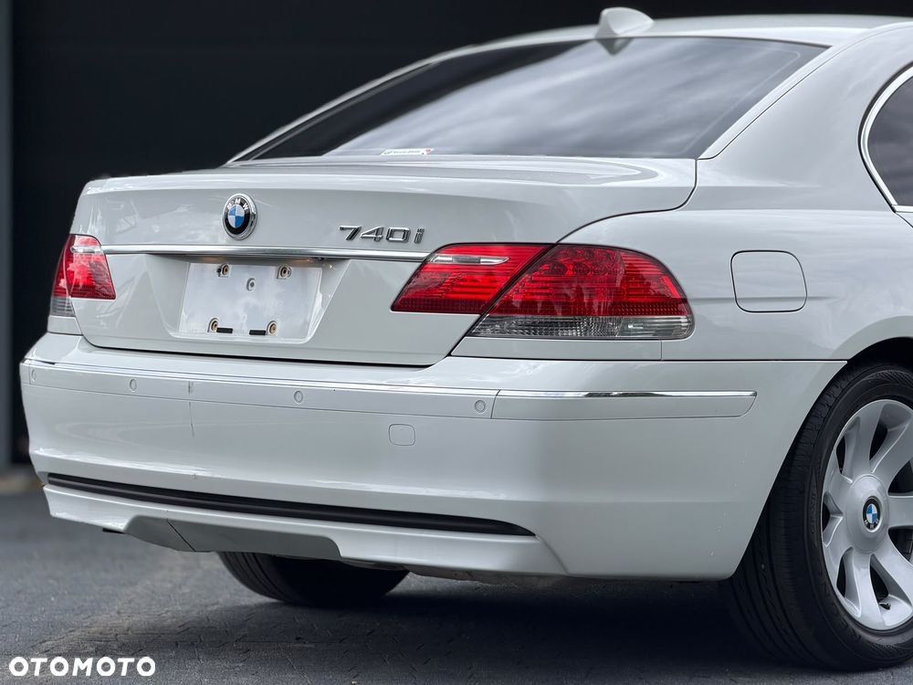 BMW Seria 7 740i - 22
