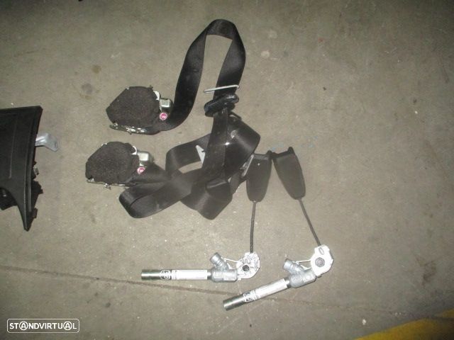 Kit Airbags 615847500B 61554937B 50508413 53284388 34056654  01560832690  6091380490 1560891750  00505162320  34054468D ALFA ROMEO MITO FASE 1 2019 1.3JTD 90CV 3P PRETO PRETO  DANIFICADO - 2