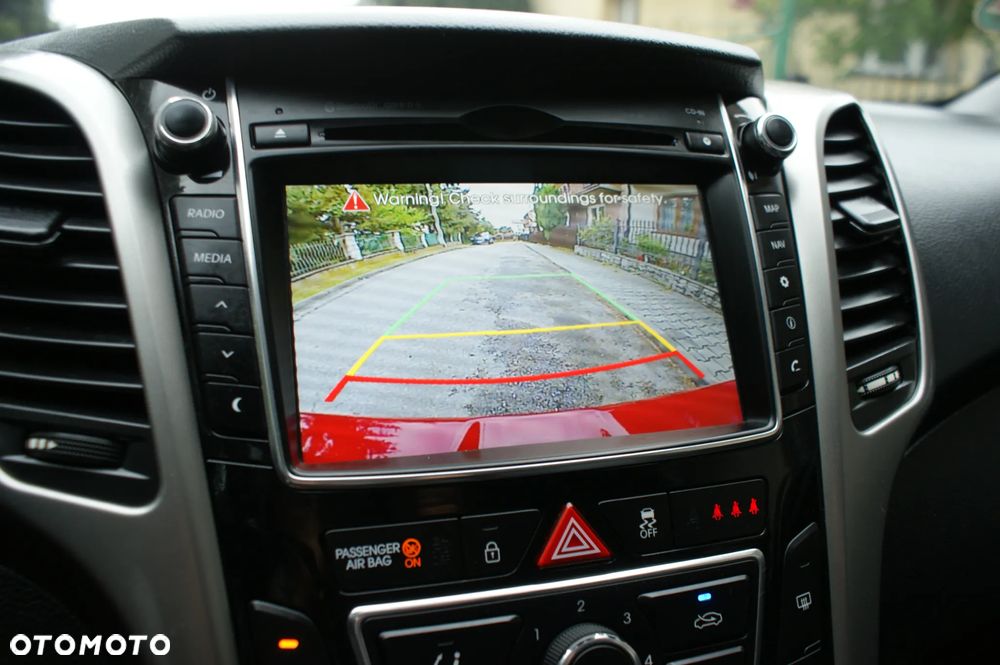 Hyundai i30 1.4 Intro Edition - 11