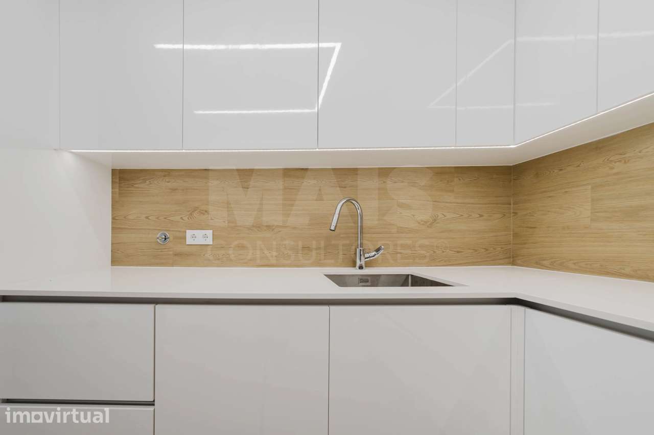 Apartamento T2 na Nazaré c/ 2 lugares de garagem - Grande imagem: 4/29