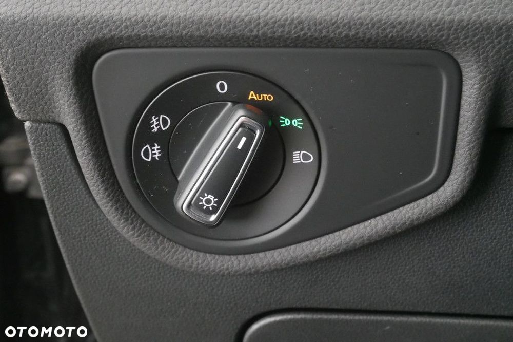 Volkswagen Touran - 25