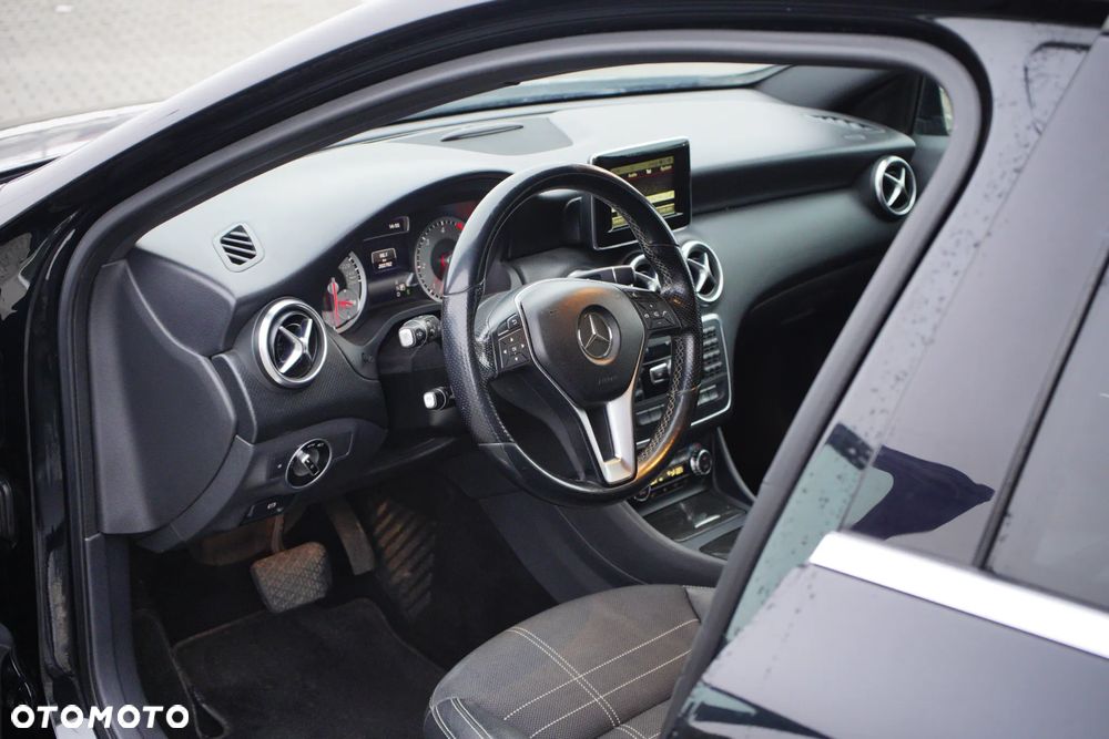 Mercedes-Benz Klasa A 200 CDI (BlueEFFICIENCY) 7G-DCT - 35