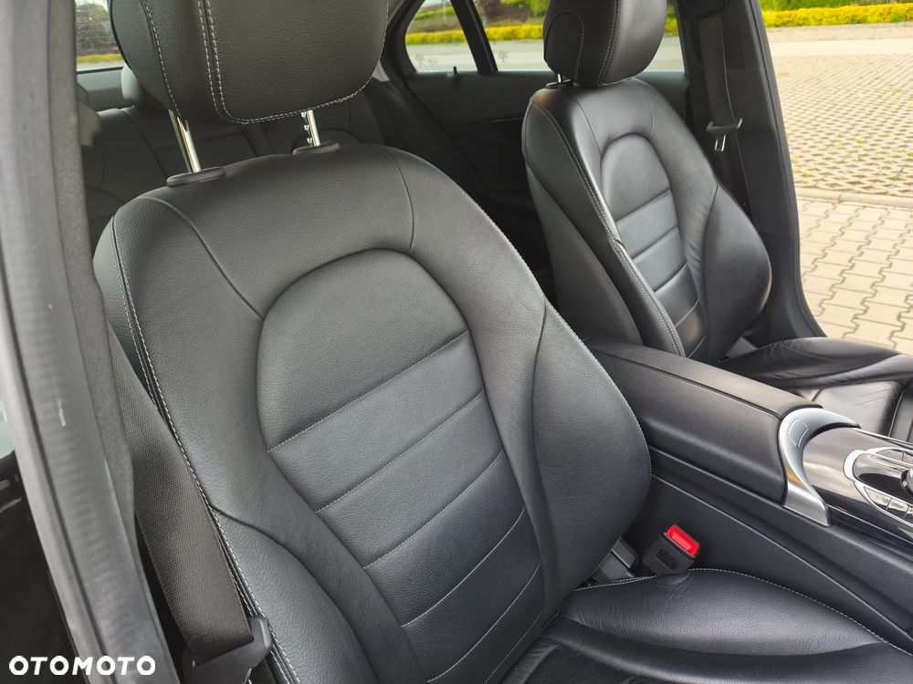 Mercedes-Benz Klasa C 200 4MATIC 9G-TRONIC - 18