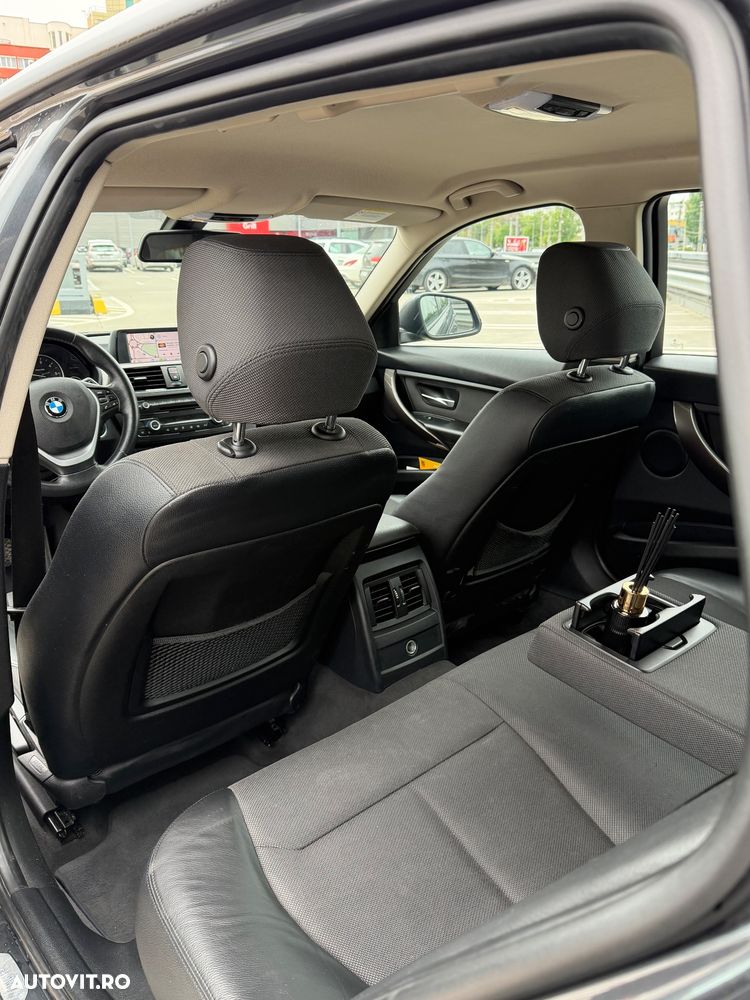 BMW Seria 3 320d xDrive Sport-Aut. Modern Line - 15