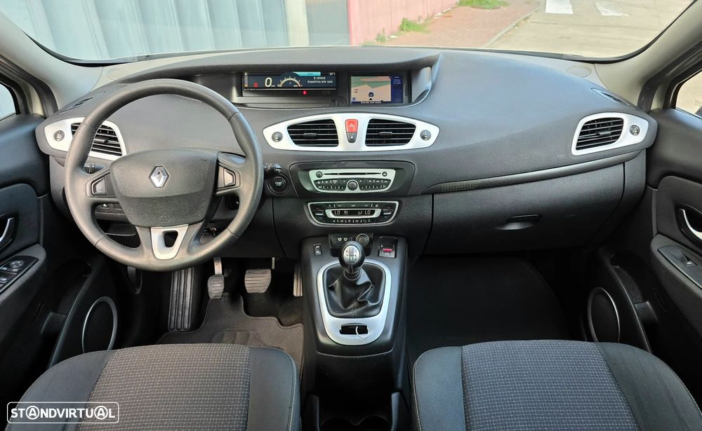 Renault Scénic 1.5 dCi Dynamique S — fotografia 18