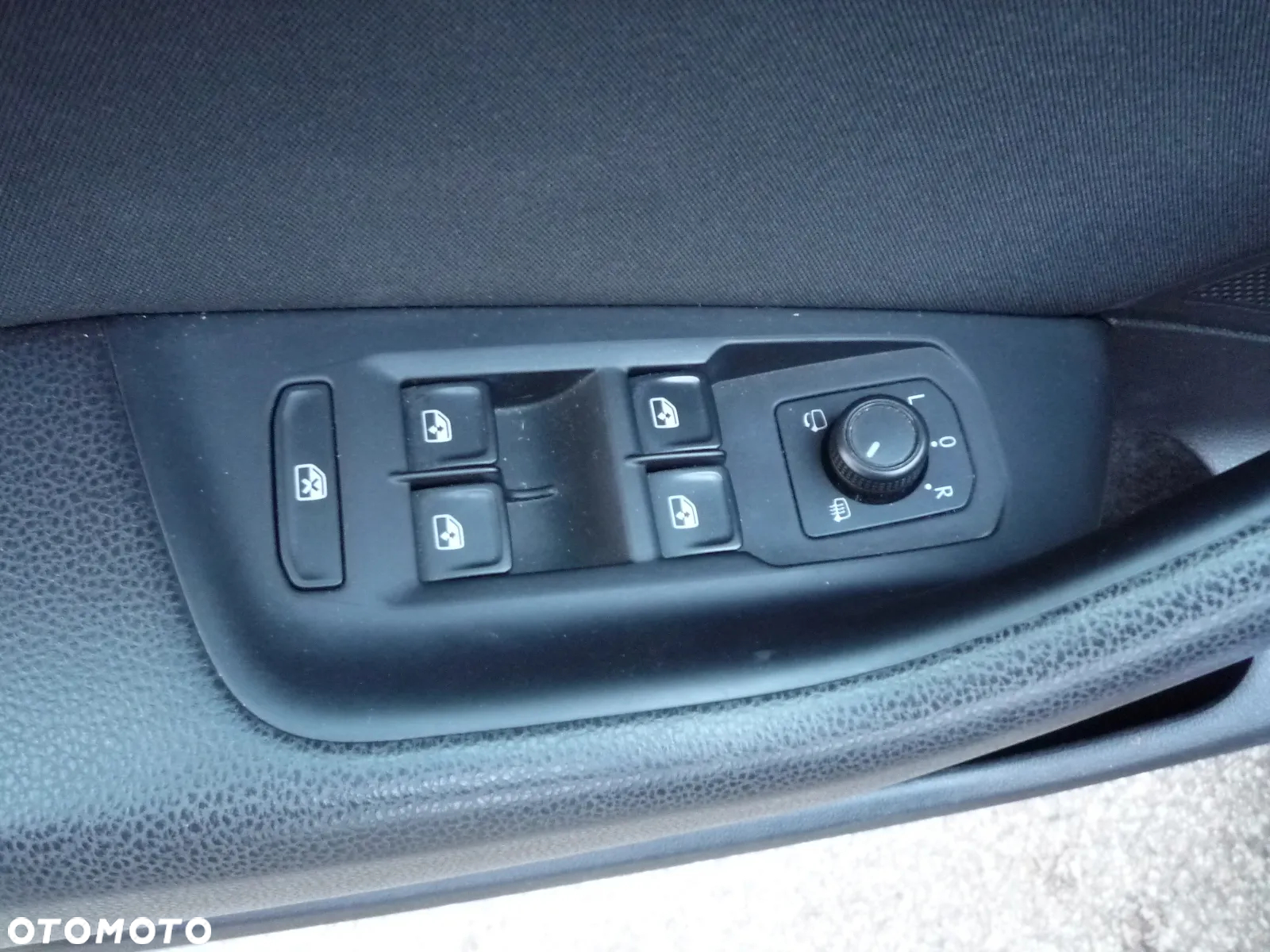 Volkswagen Passat 2.0 TDI BMT Trendline - 29