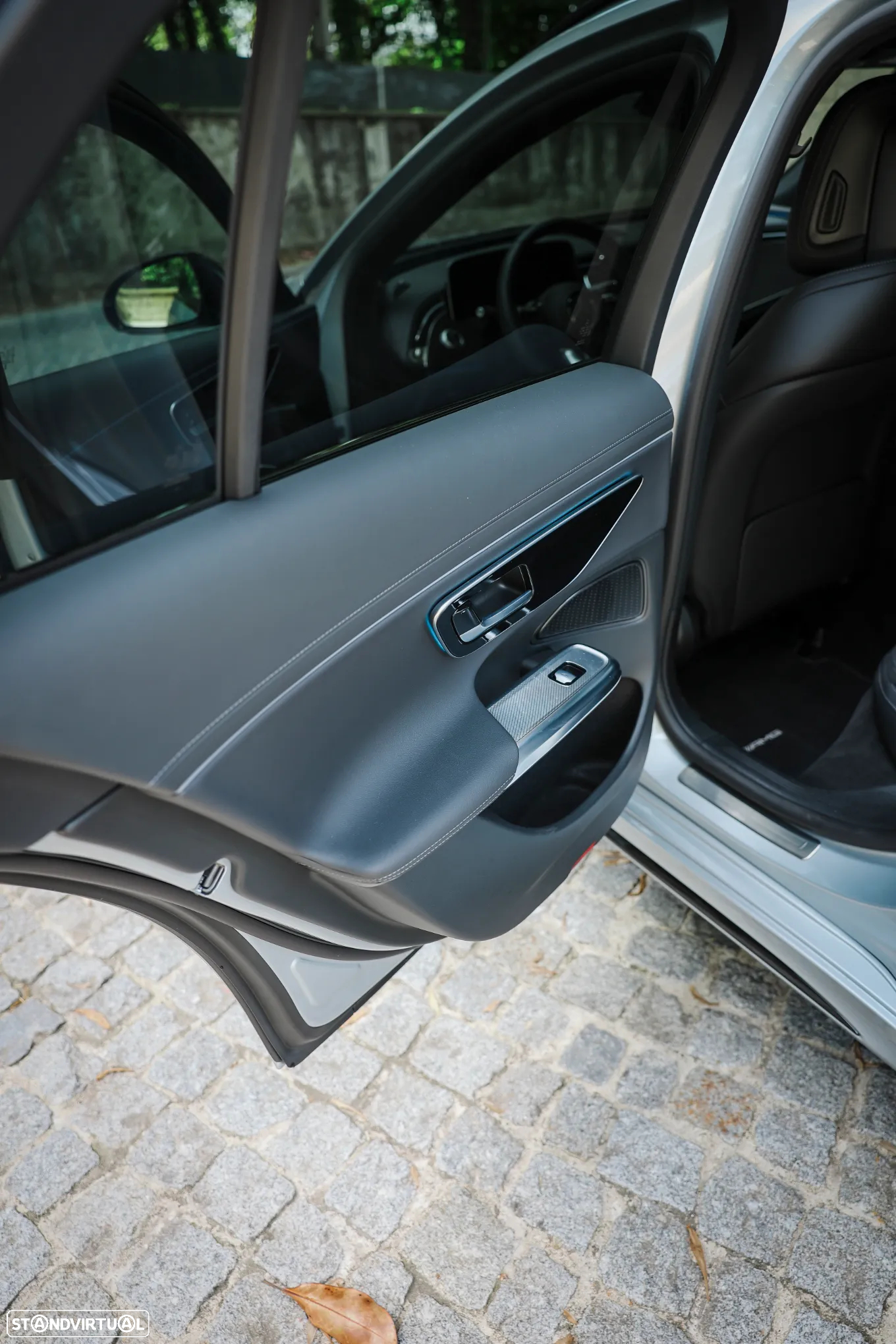 Mercedes-Benz E 300 e AMG Line - 50