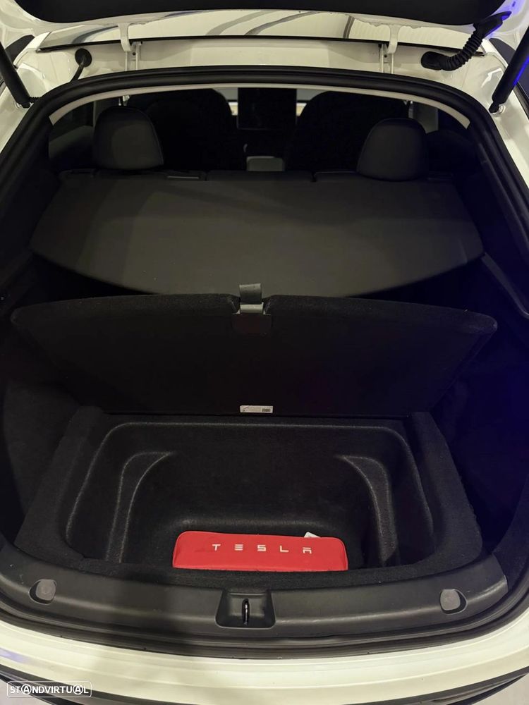 Tesla Model Y Long Range Dual Motor AWD - 34