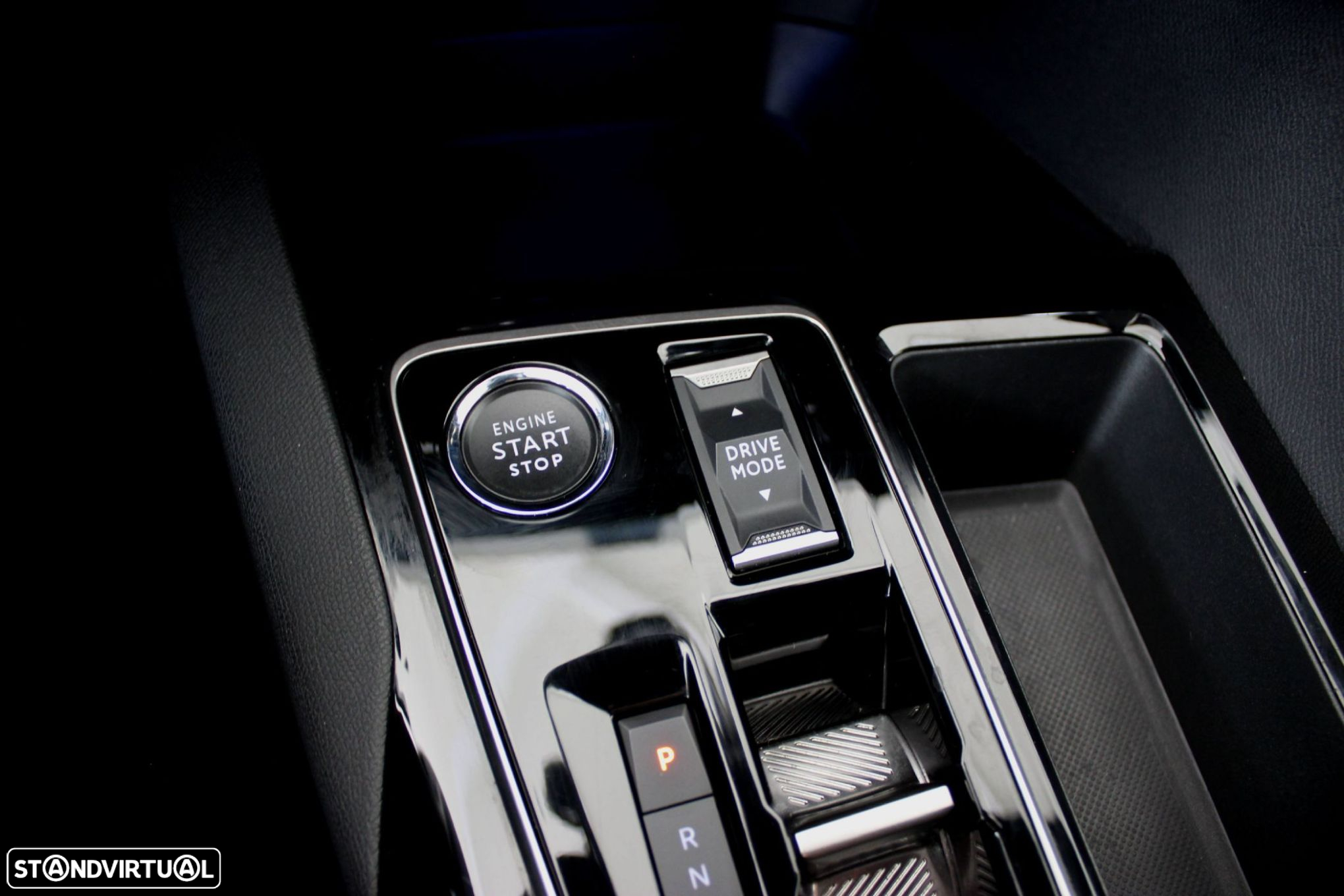 Peugeot 5008 1.2 PureTech Allure EAT8 - 26