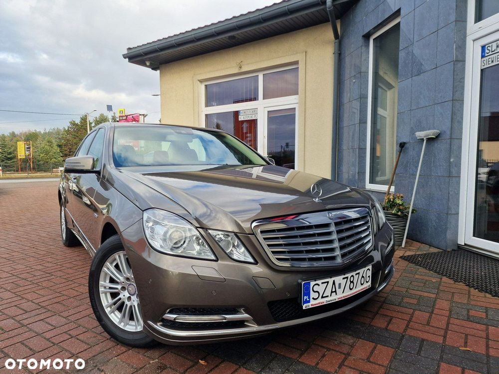 Mercedes-Benz Klasa E 250 BlueEFFICIENCY 7G-TRONIC Elegance - 15