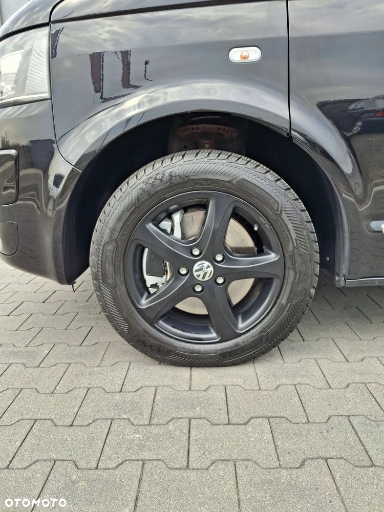 Volkswagen Multivan - 32